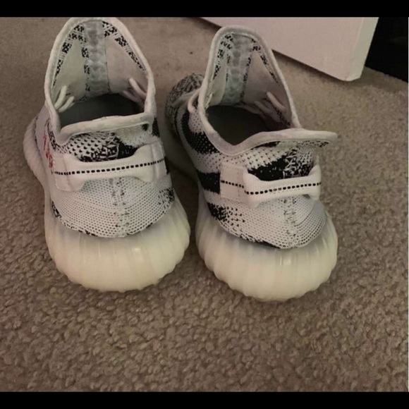 Yeezy boost 350v2 main image 6